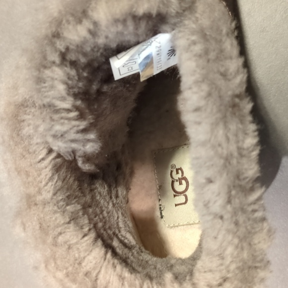 UGG hidden wedge boots size 7 - Picture 5 of 7